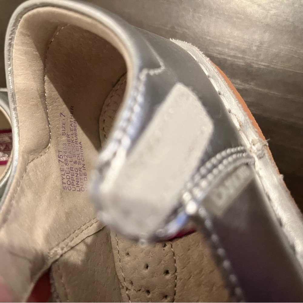 Elegant Silver Kids Dress Shoes - Picture 8 of 10